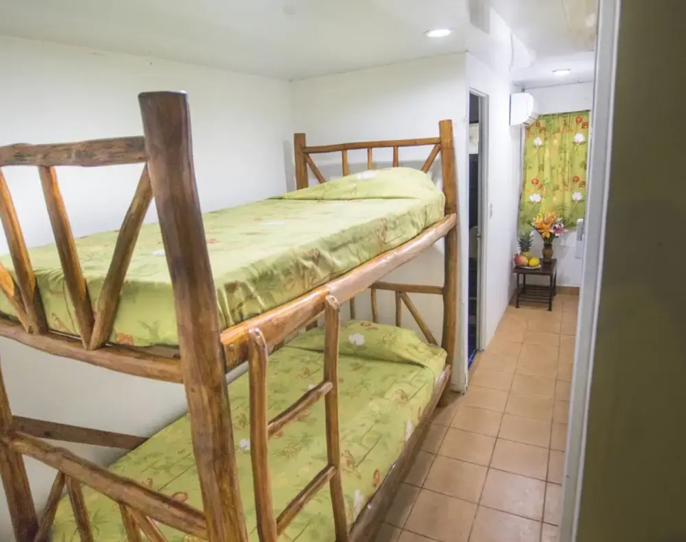 Oceanfront Hotel Verde Mar direct access to the beach