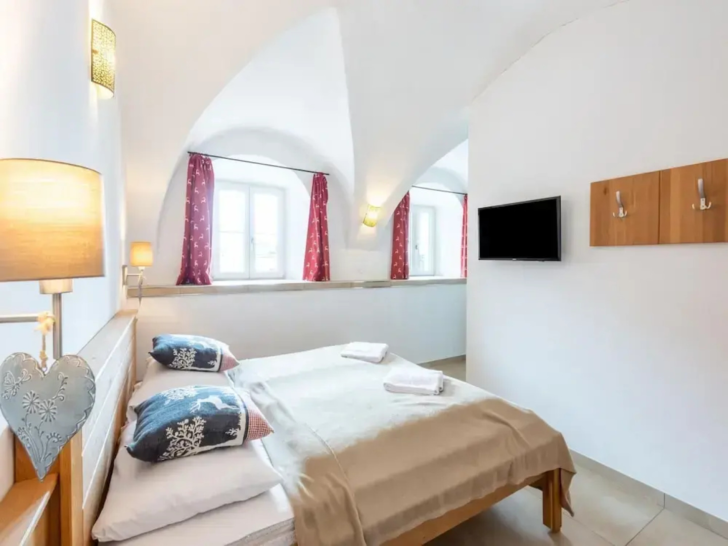 Traditional Holiday Home With Sauna in Niedernsill