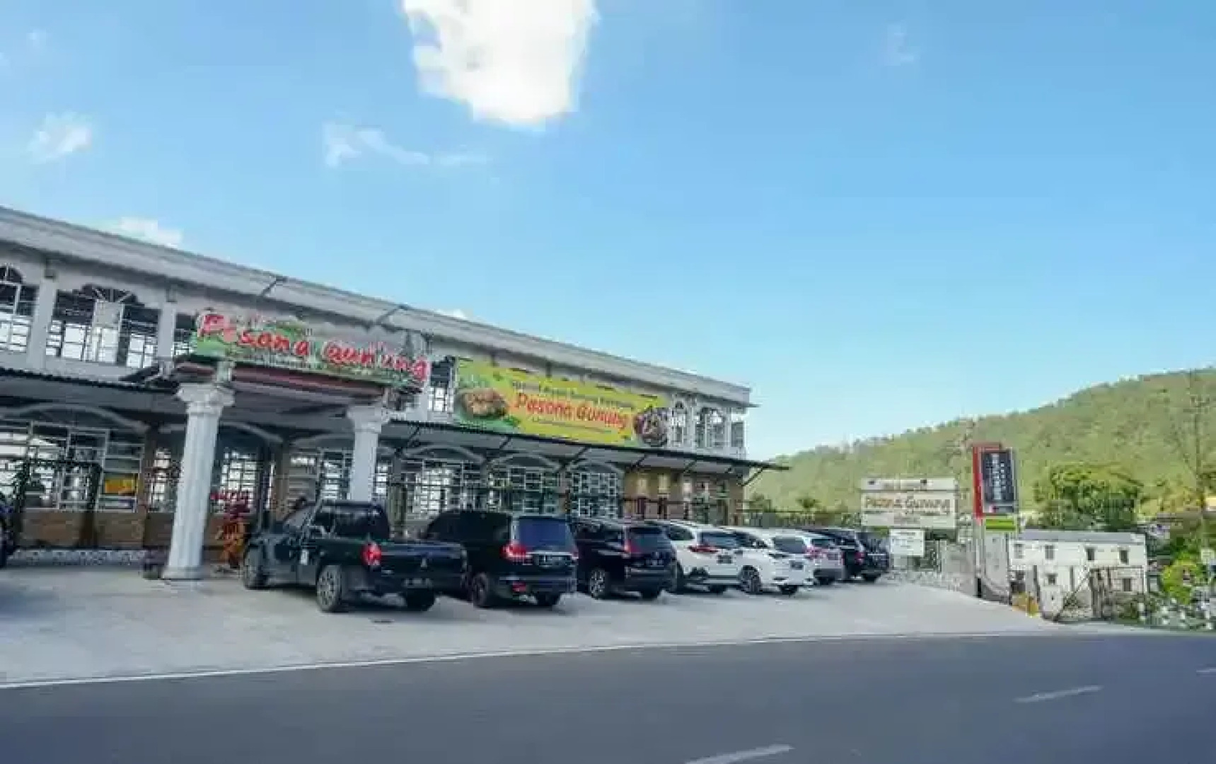 Urbanview Hotel Mountain Palace Kopeng