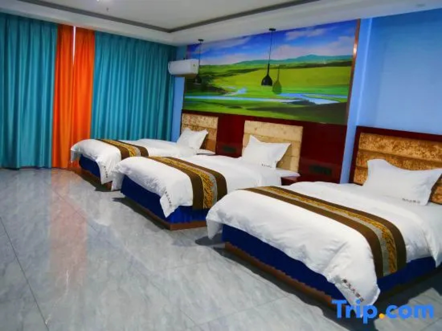 Kuqa Xinyu Hotel (Guiz Plaza)