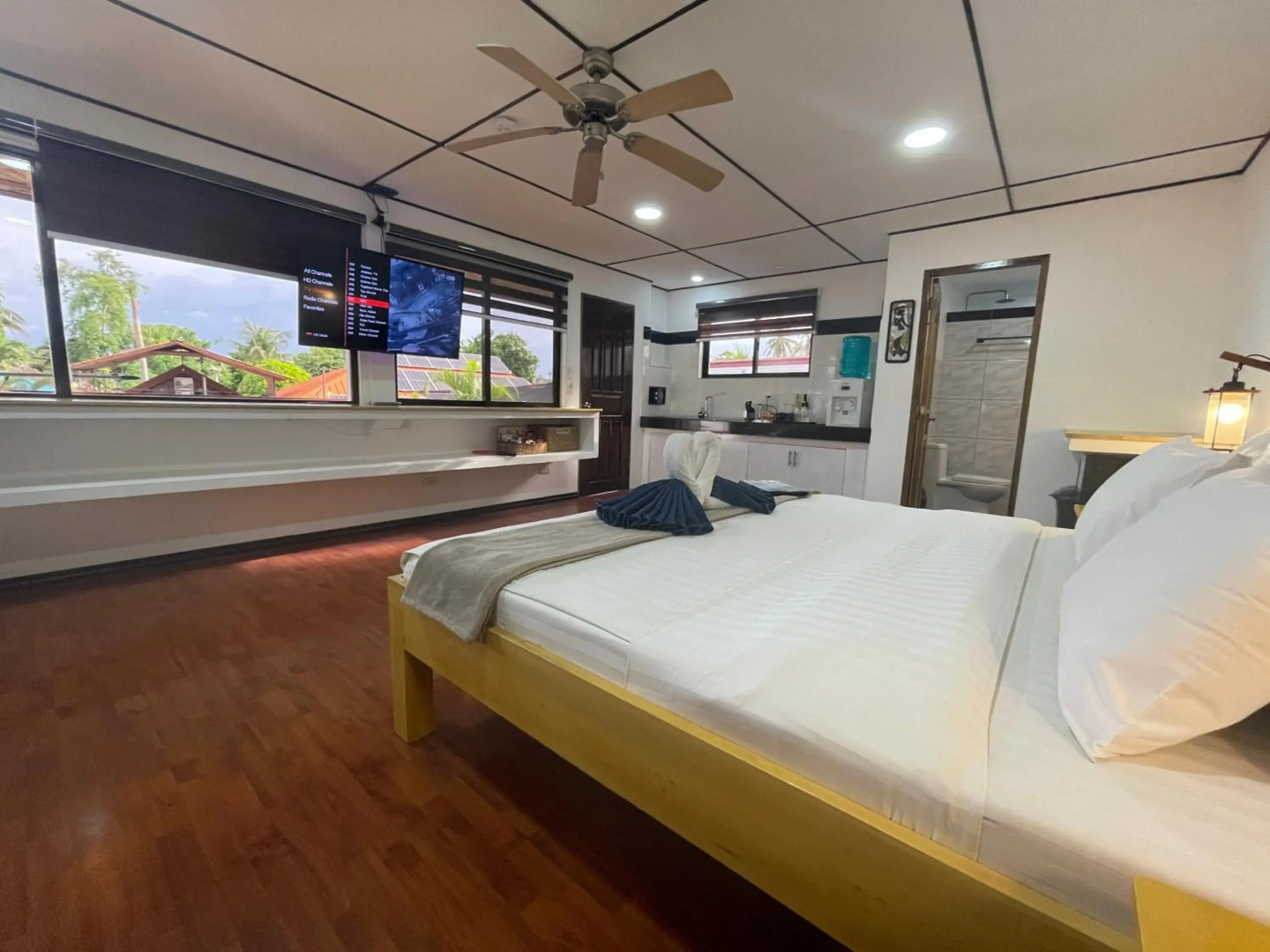 Parrot Resort Moalboal