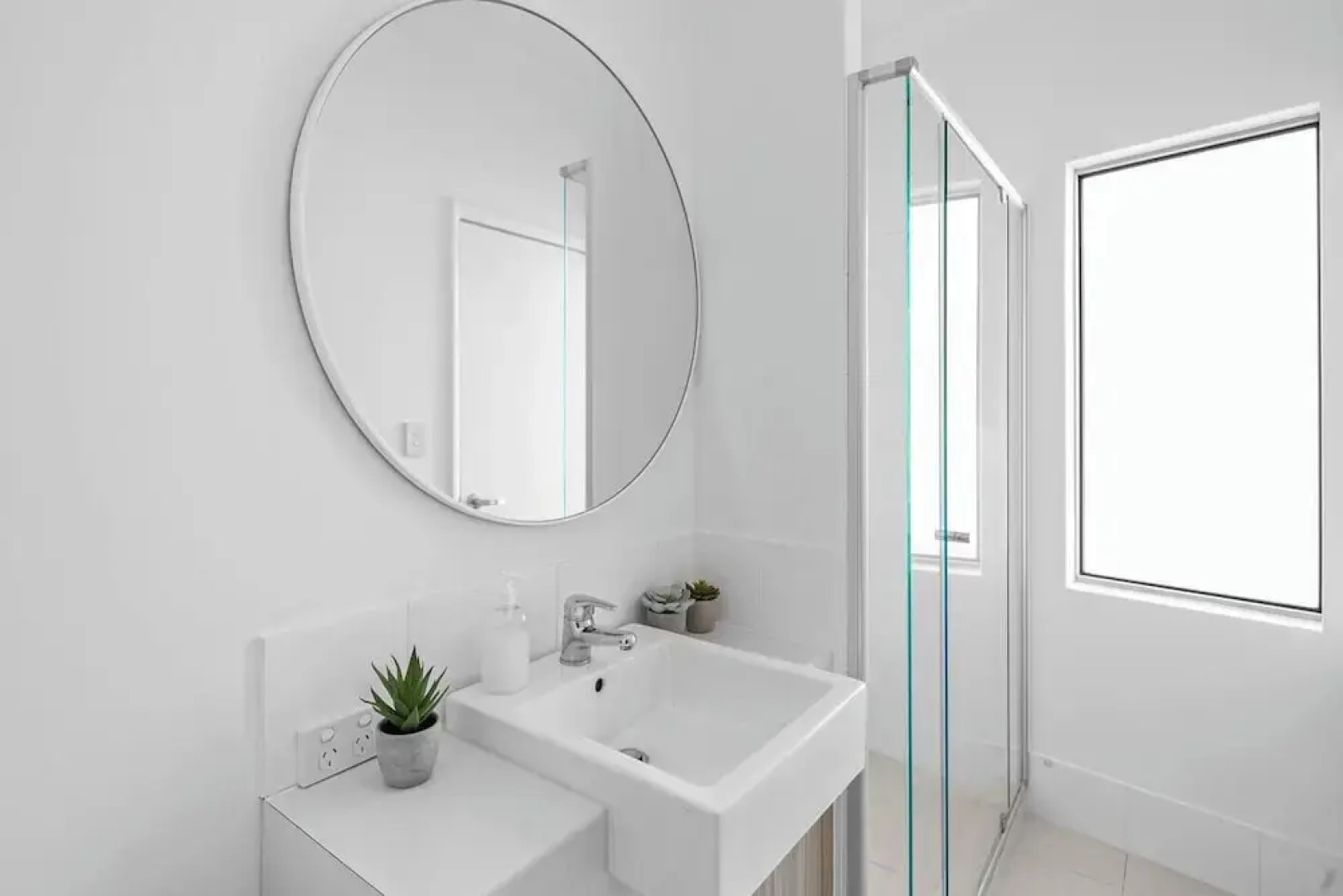 Best Location Armadale Sleeps 6