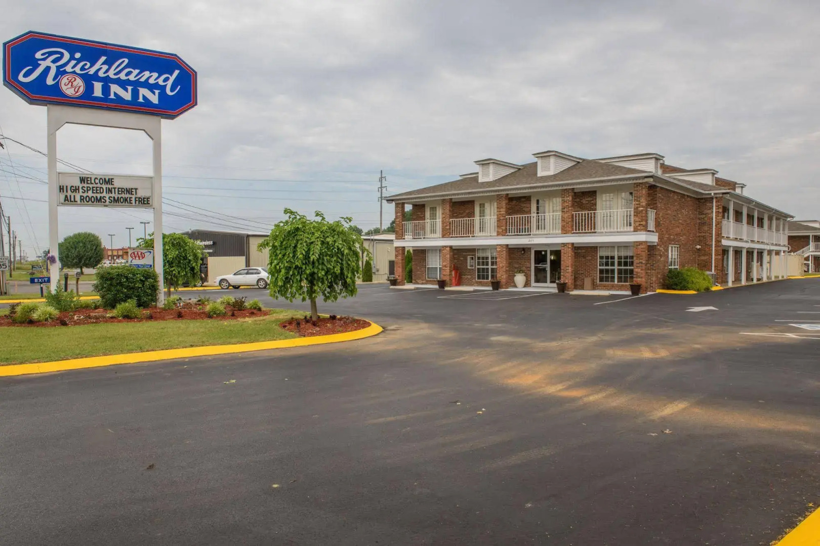 Richland Inn Lawrenceburg