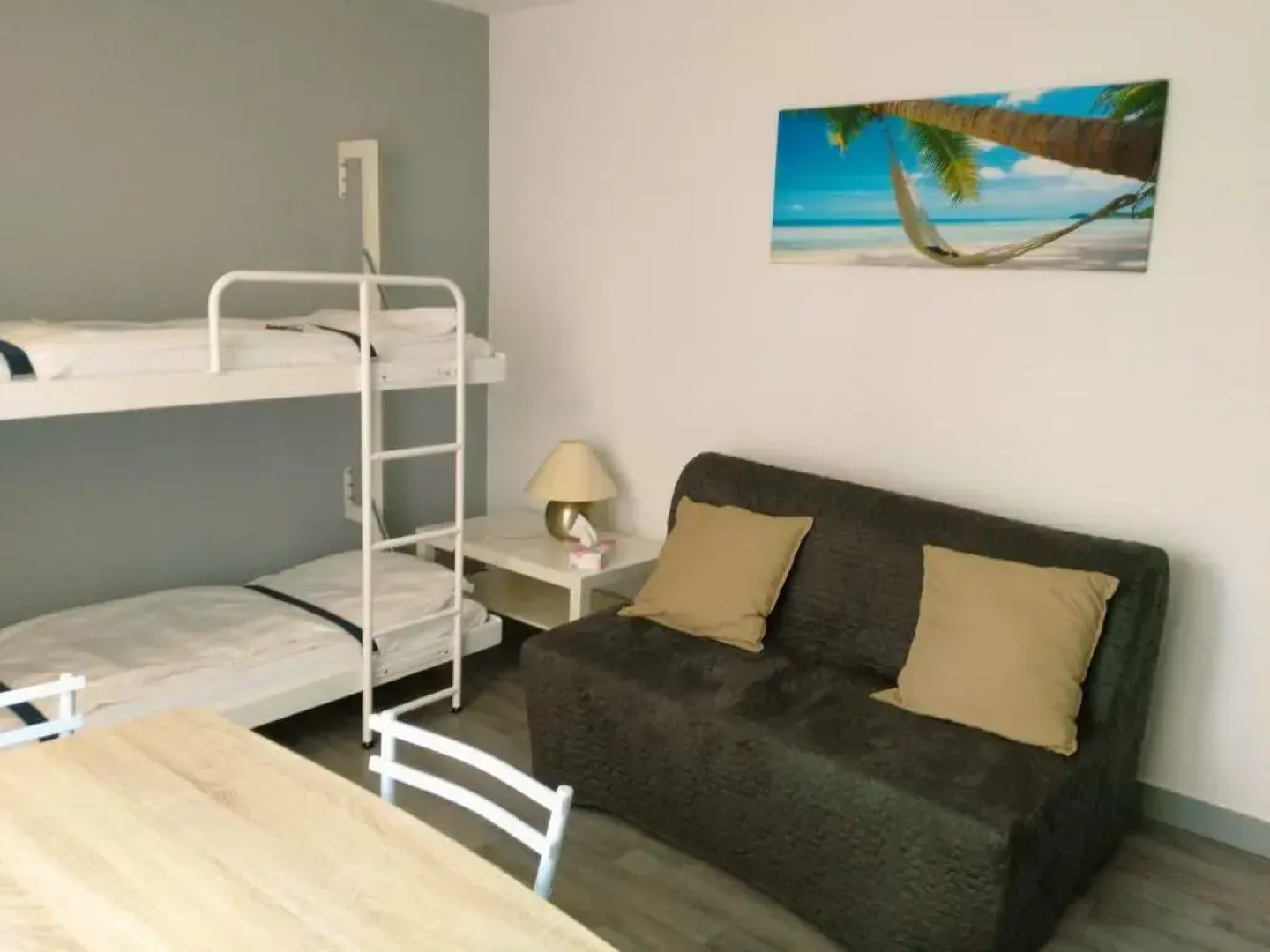 Studio 2 + 2 dans résidence avec piscine