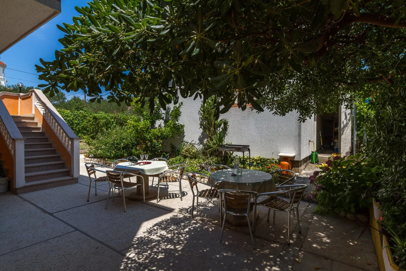 Apartment Anđeo - 80 m from beach : A5 Barbat, Island Rab