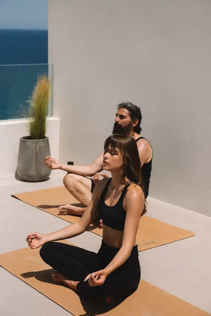 White Coast Pool Suites