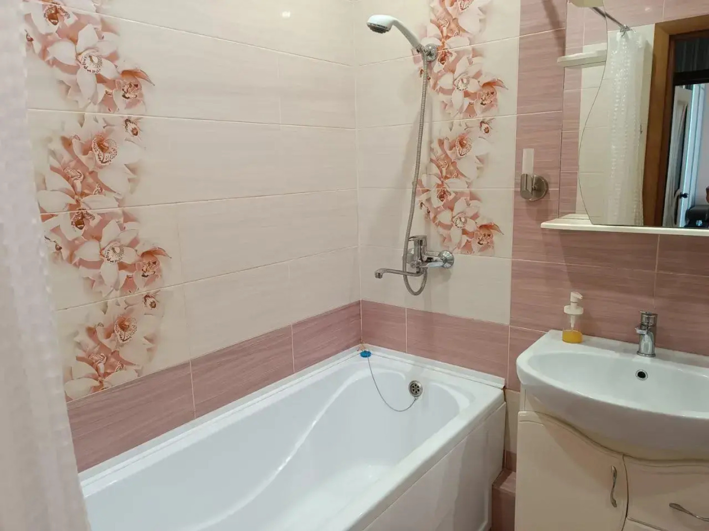 Две Подушки на проспекте Станке Димитрова 67 корпус 5