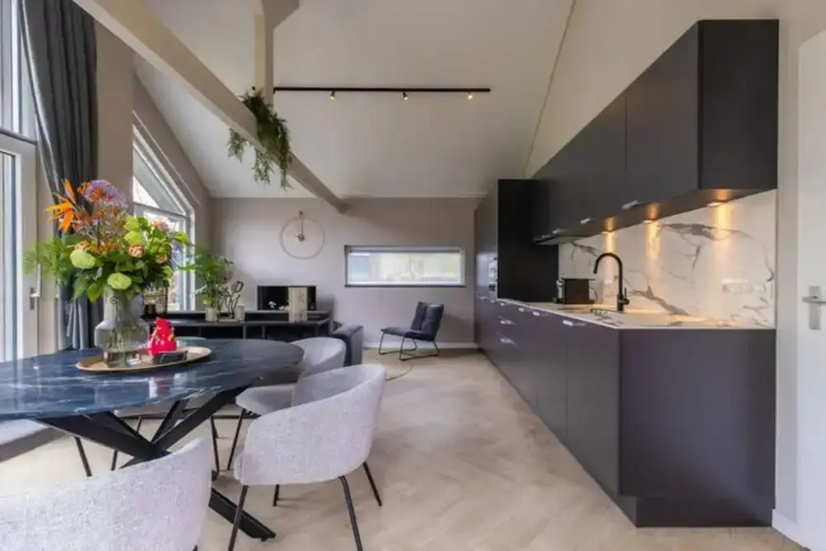 Eco Villa in Latour by Scenic Pond