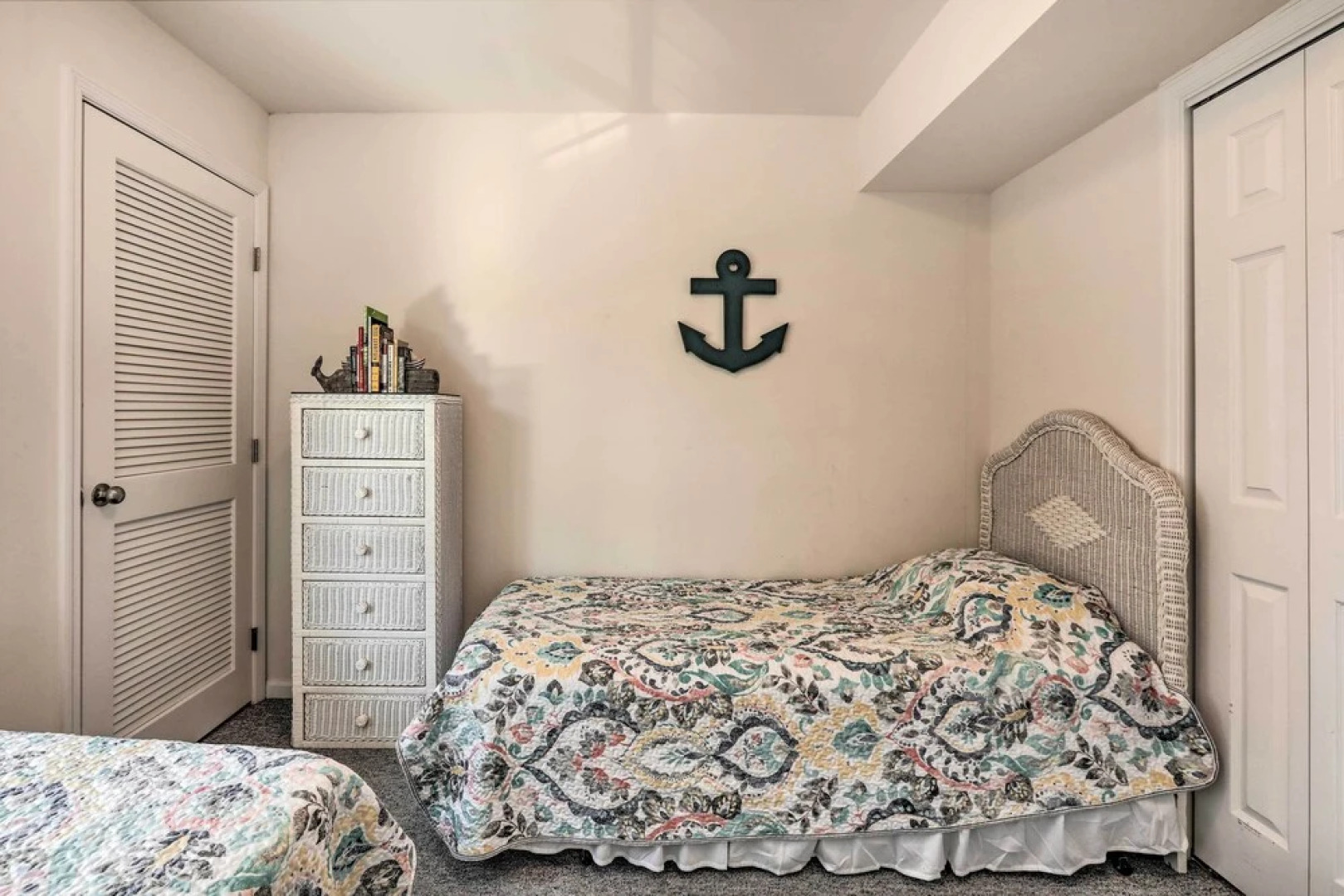 Bright & Airy Condo - Walk to Ortley Beach!