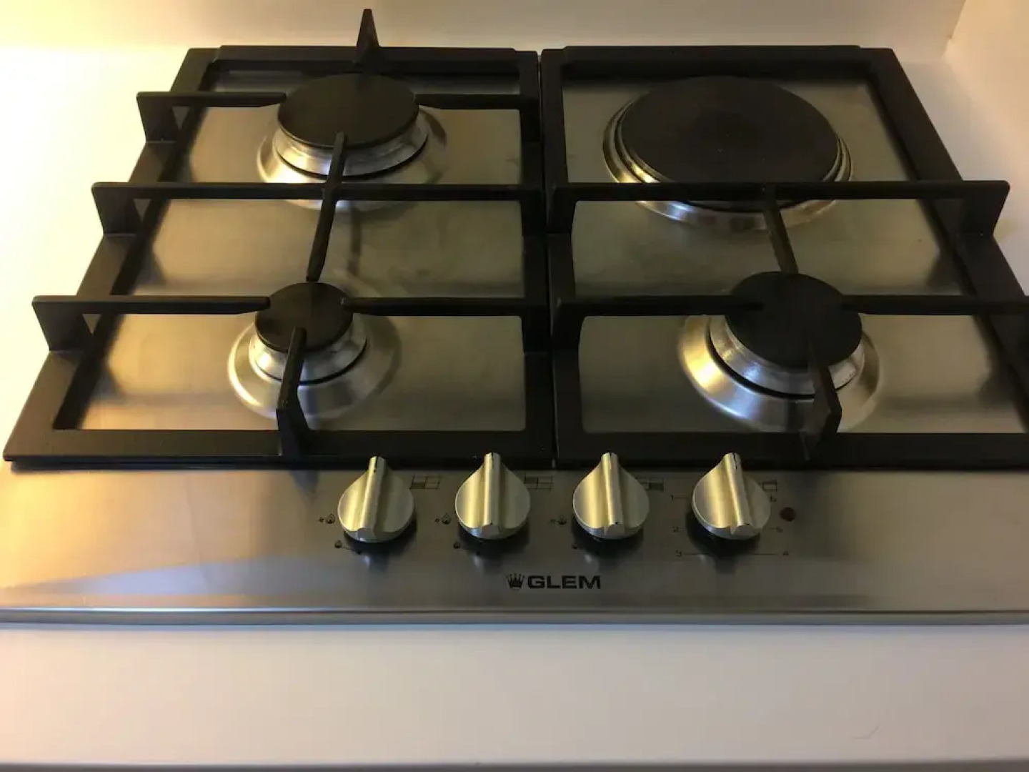 jKSUITES Manila Condos