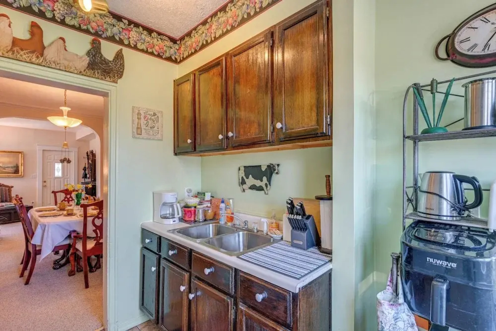 < 1 Mi to Old Town Lansing: Home w/ Furnished Deck