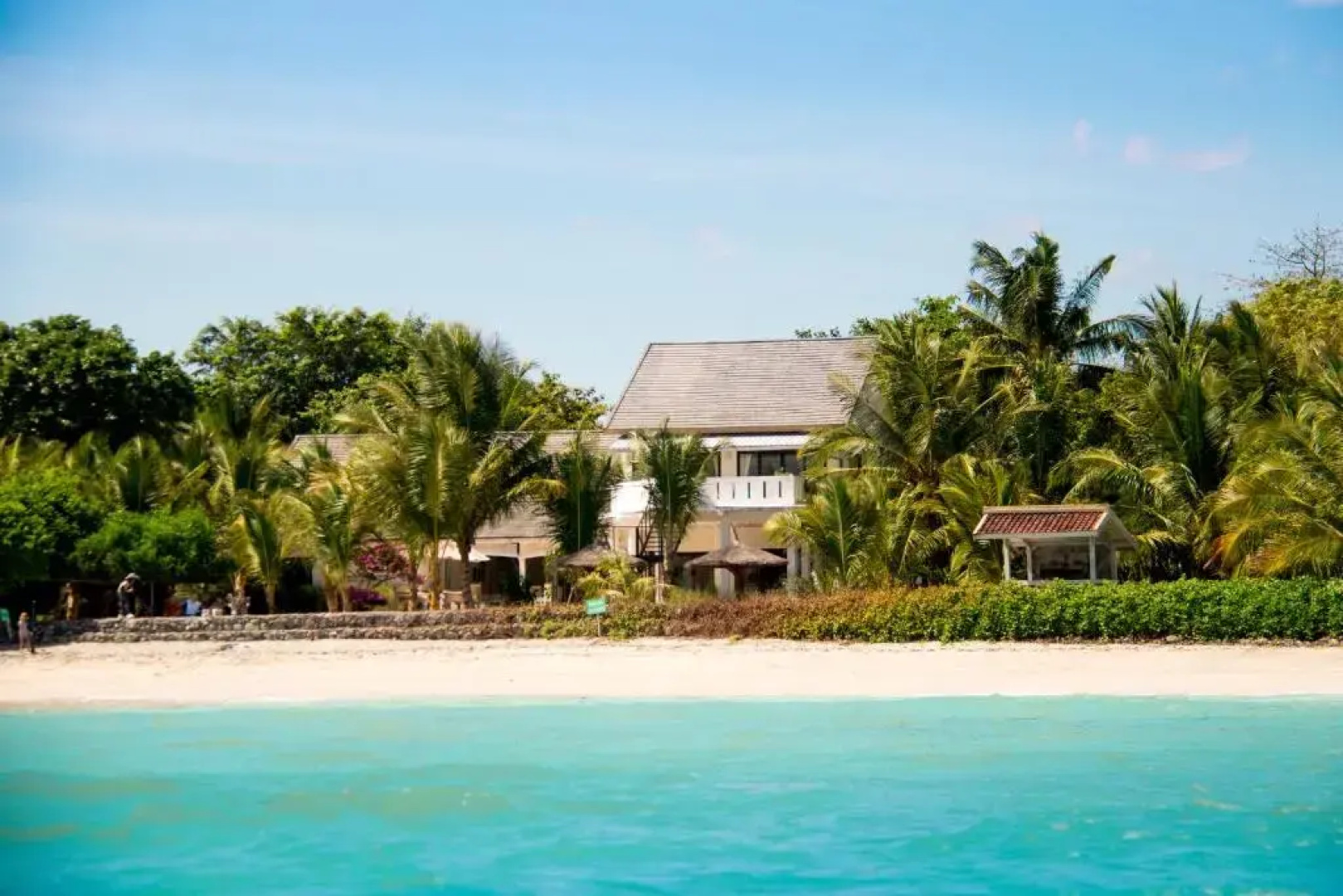 MYAMO Beach Lodge