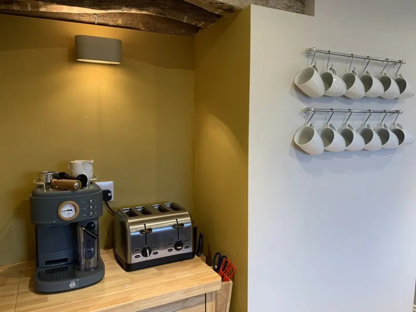 Min-Y-Fford, 19th century cottage, sleeps 8