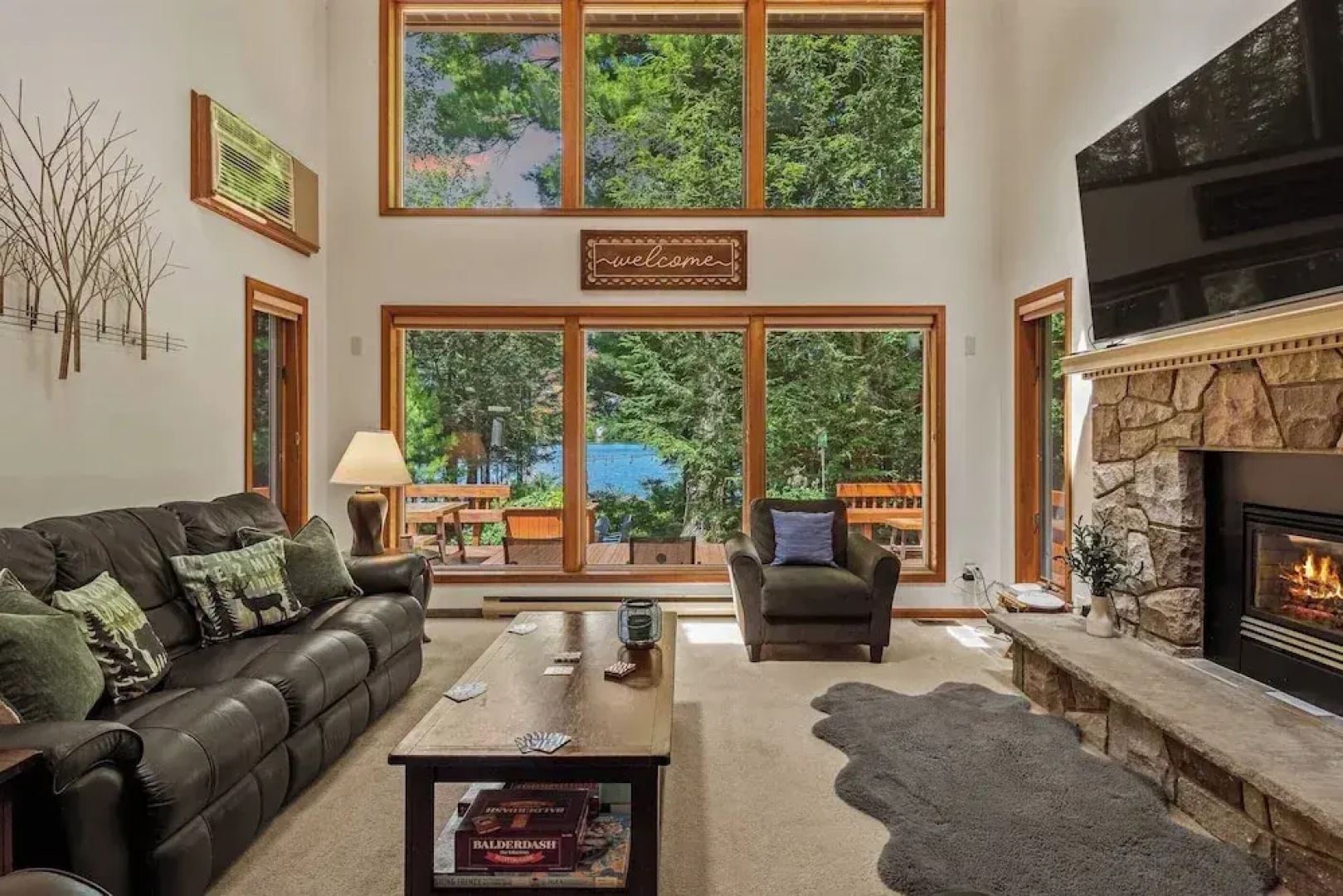 Tranquil Waterside by Avantstay Lakefront + Dock, Game Room, Views