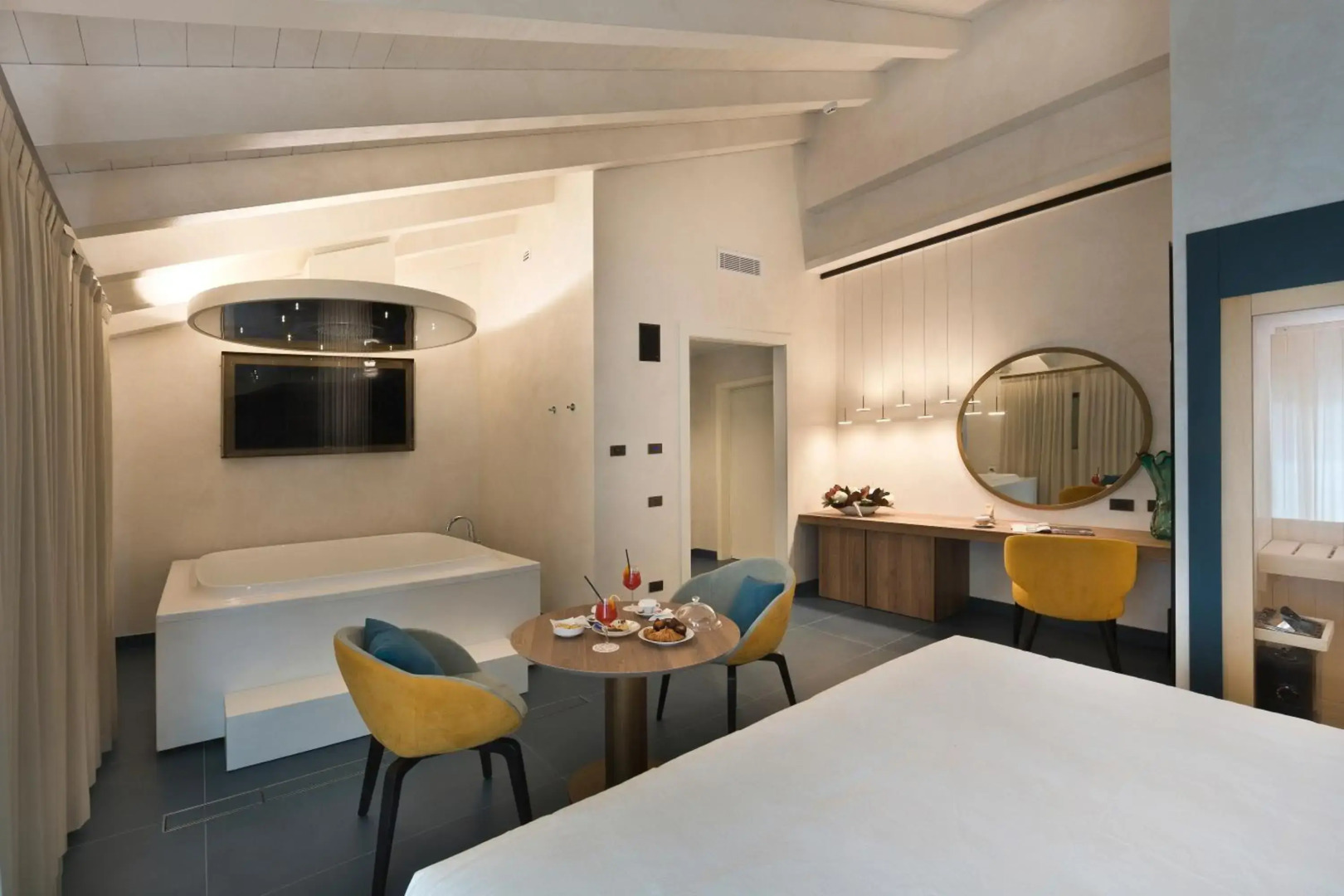 Vip's Motel Luxury Accommodation & Spa