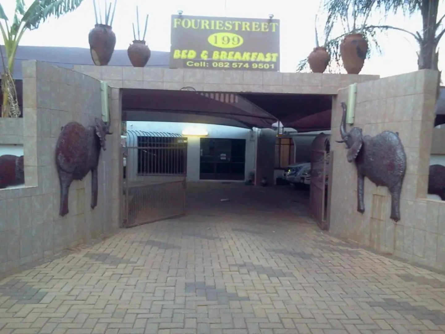 Fouriestreet 199 Bed And Breakfast - Hostel