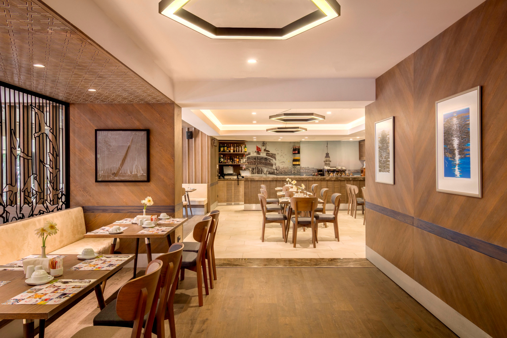 Grander Inn & Suites