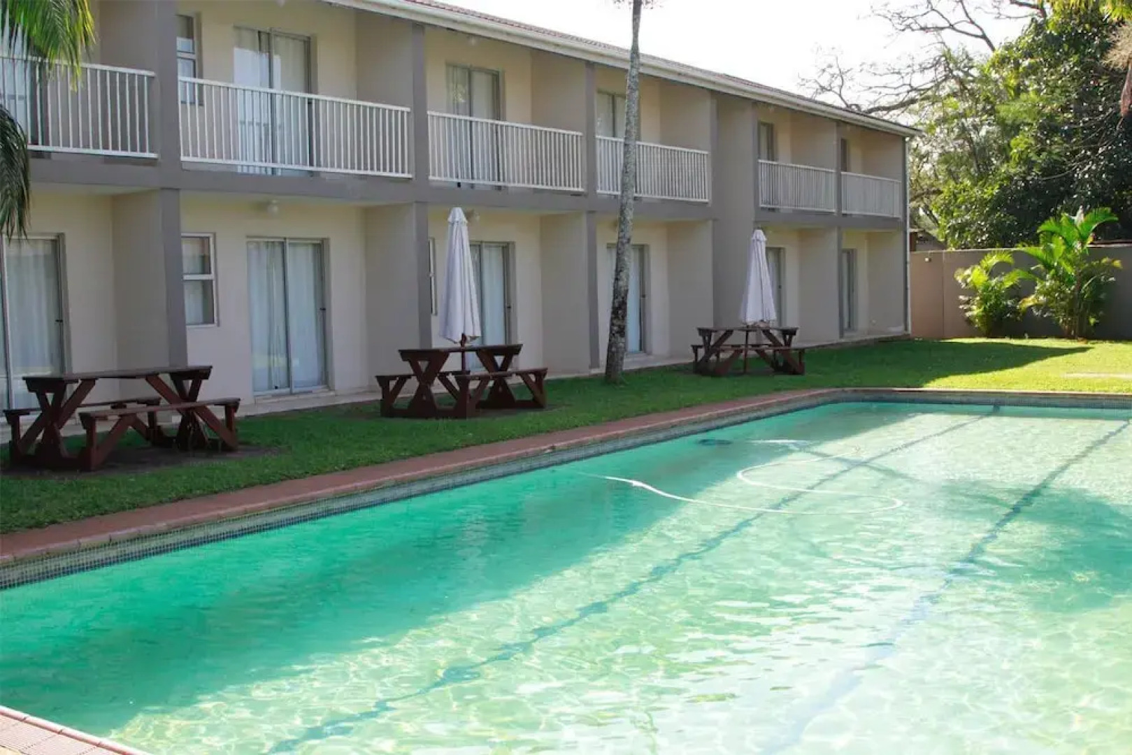 Tradewinds Country Inn