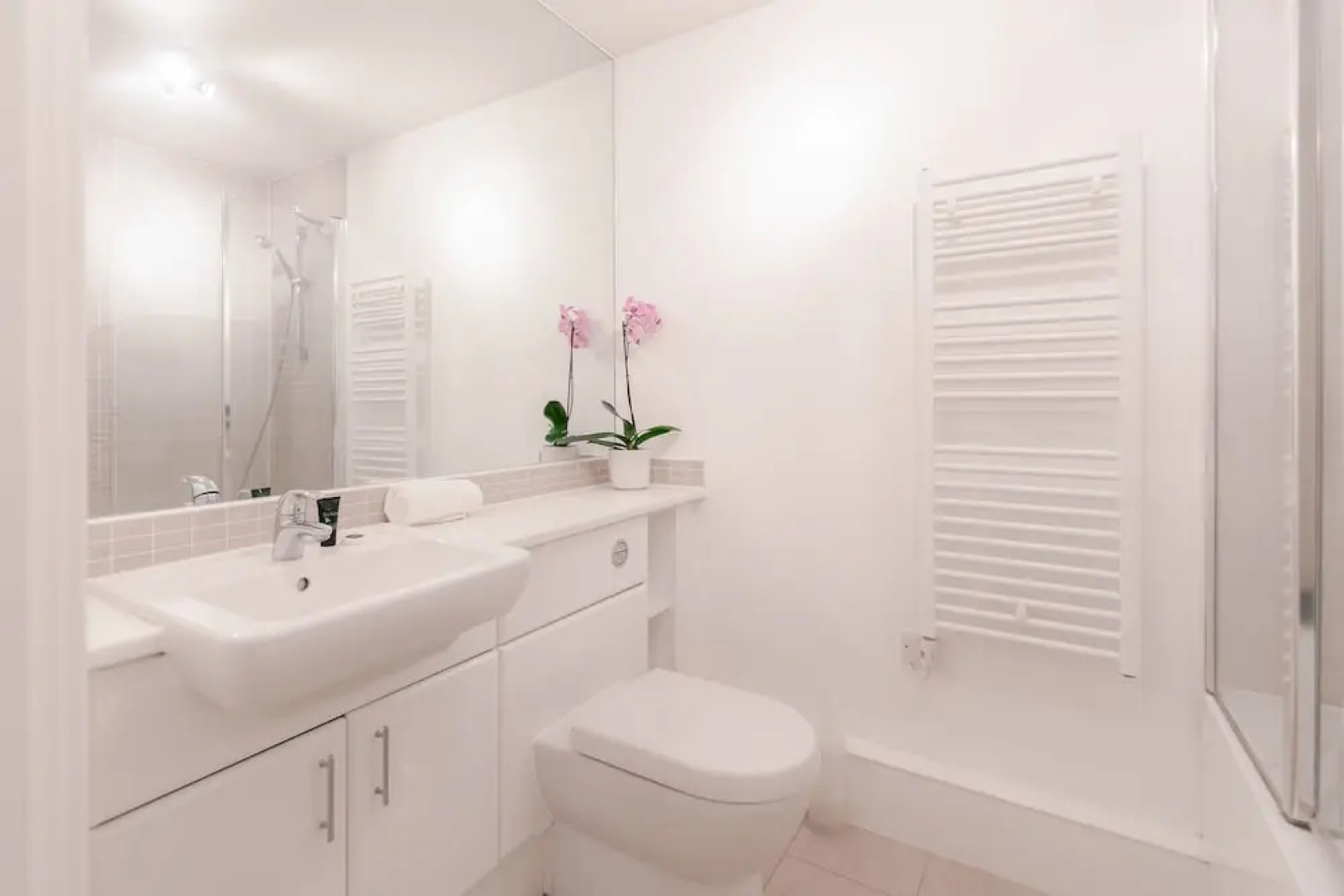 Roomspace Apartments -The Hurley