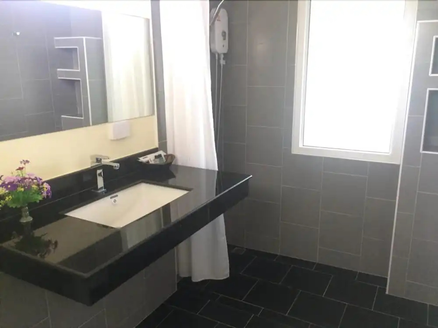 Tipparika Riverview Hotel