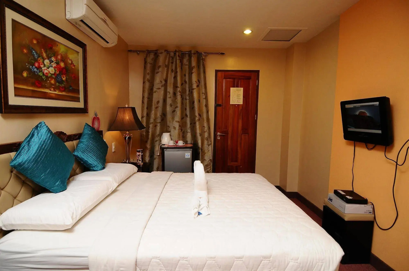 Big Apple Hotel & Bar