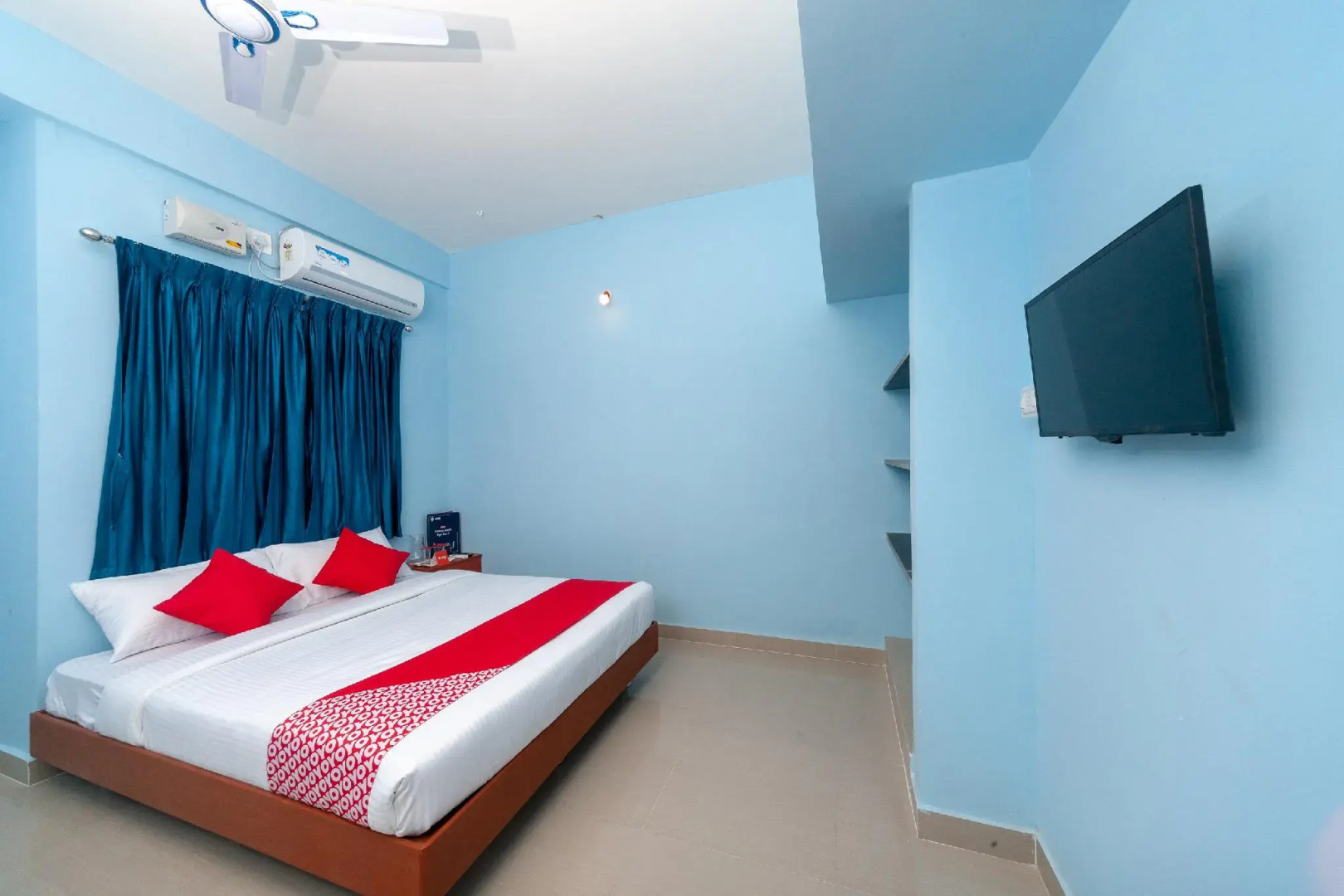 OYO 15702 Thulsi Residency