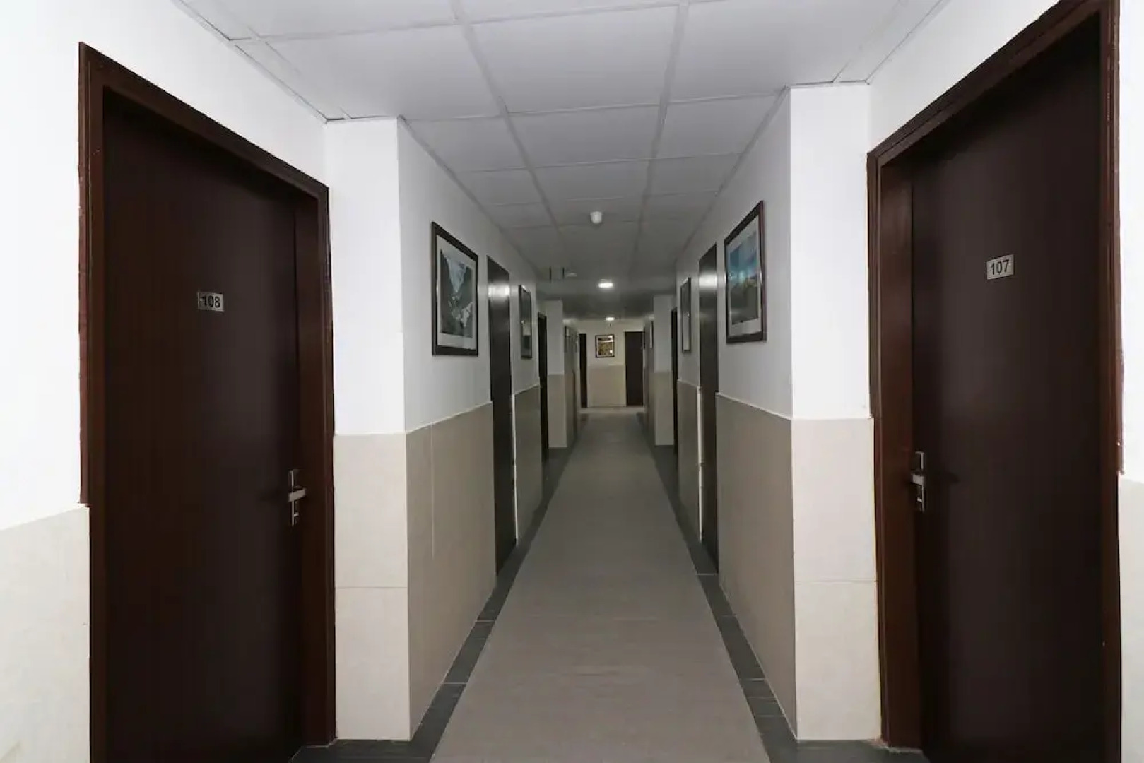 Capital O 18443 Hotel Nano