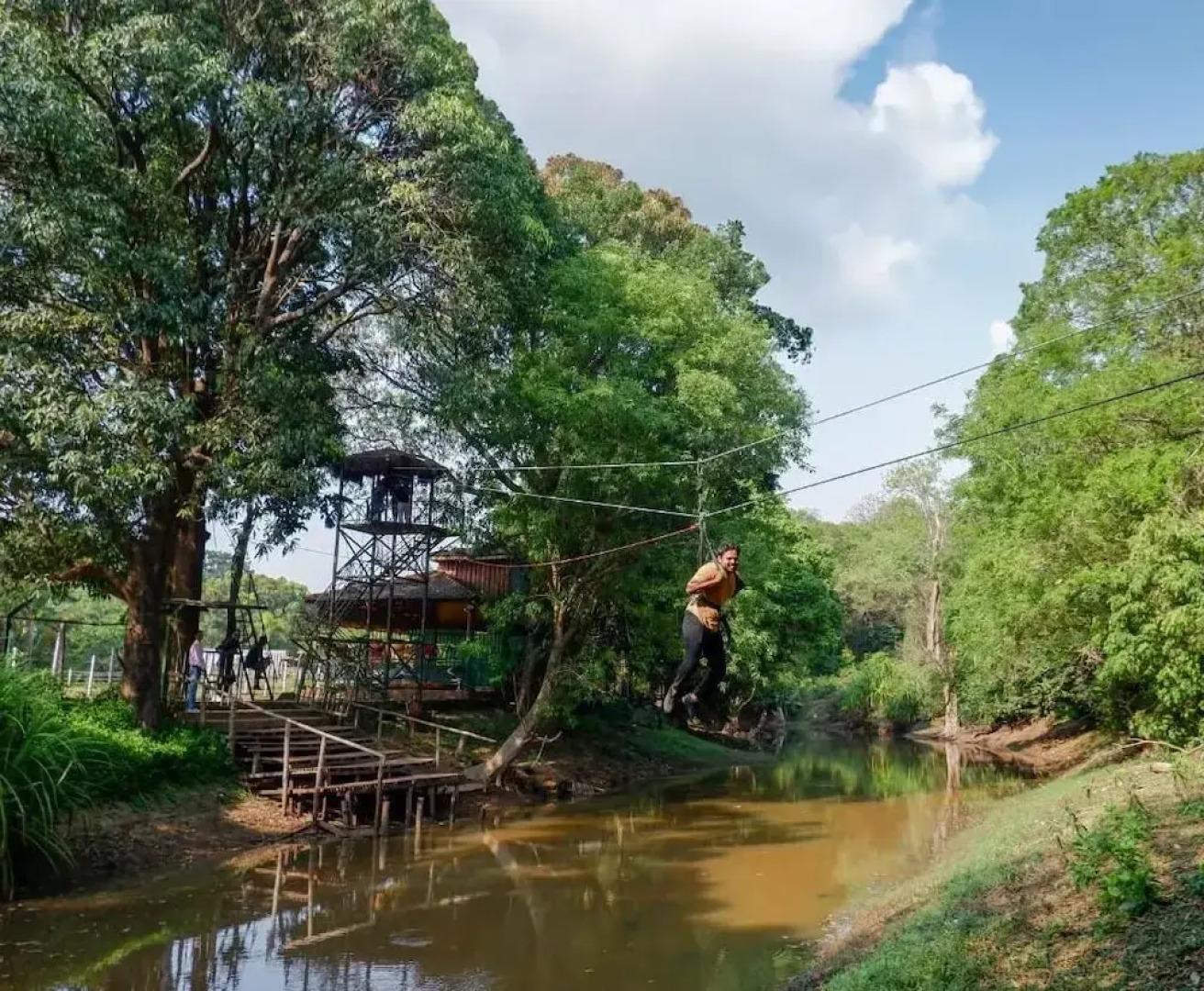 Shangri La Jungle Resort