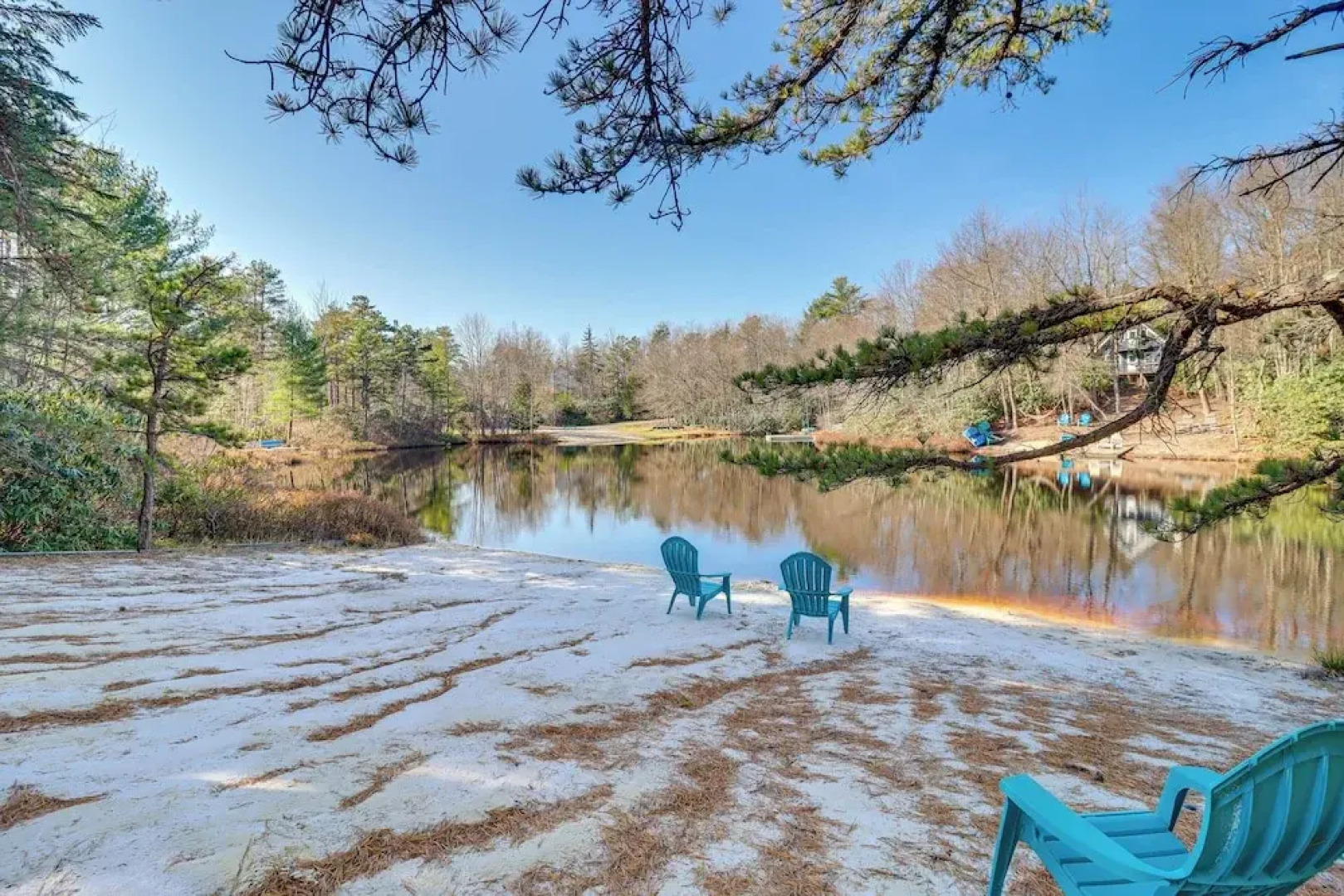Near Skiing: Lakefront Gem w/ Kayaks in Long Pond