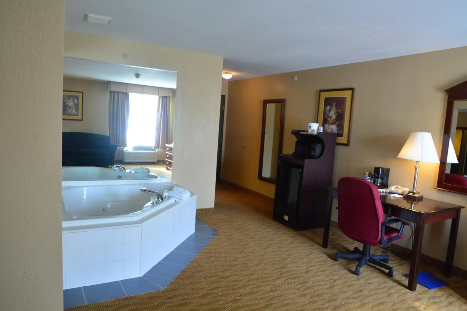 Countryside Inn & Suites