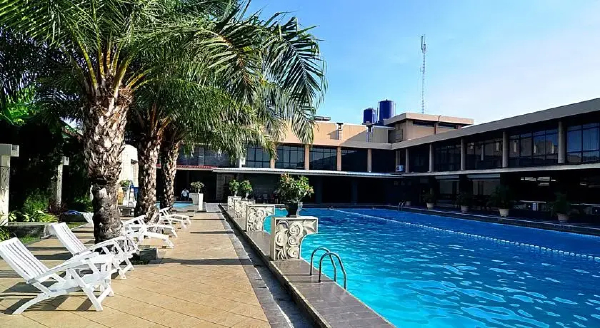 Nirwana Hotel