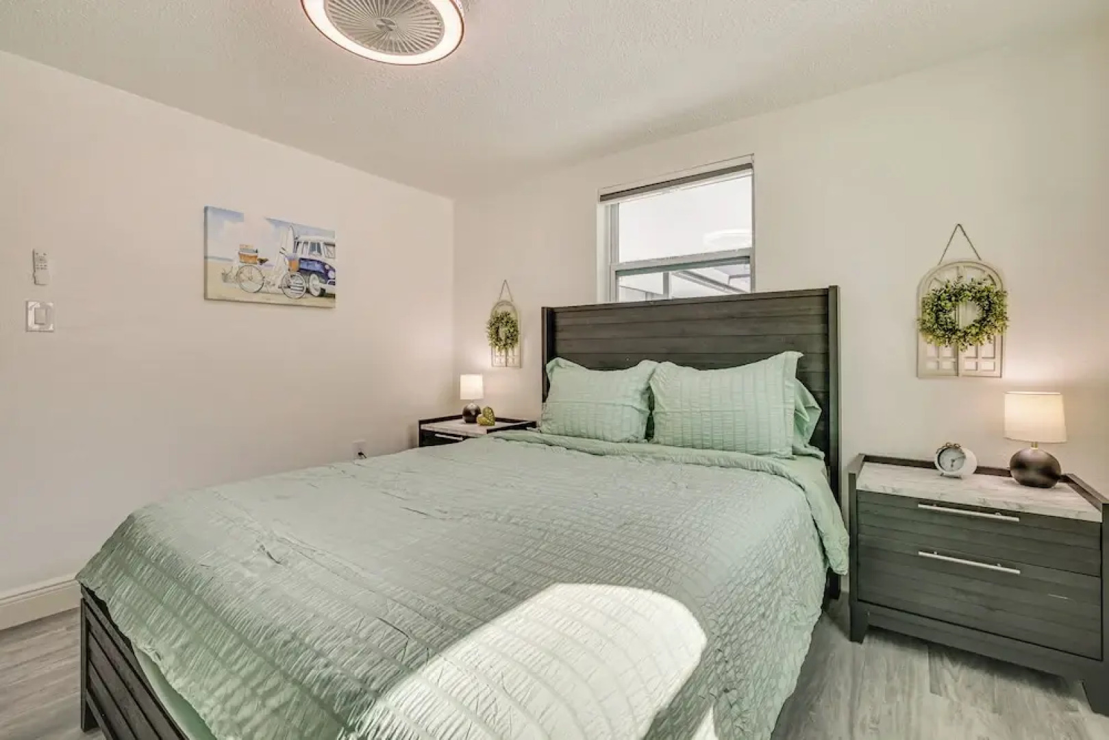 Canal-front Holiday Home Near Beach: Swim & Paddle