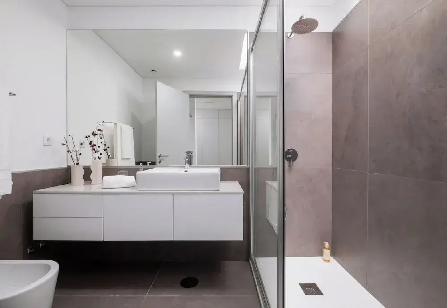 Mónaco Suites & Garden