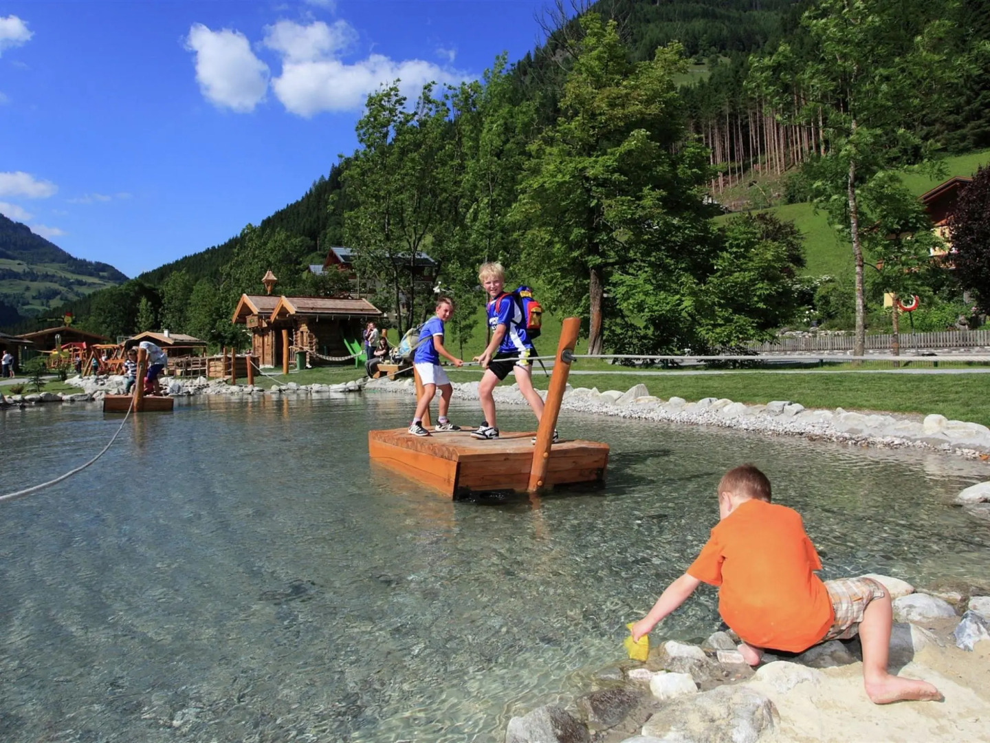 Sunlit Apartment near Ski Area in Hüttschlag