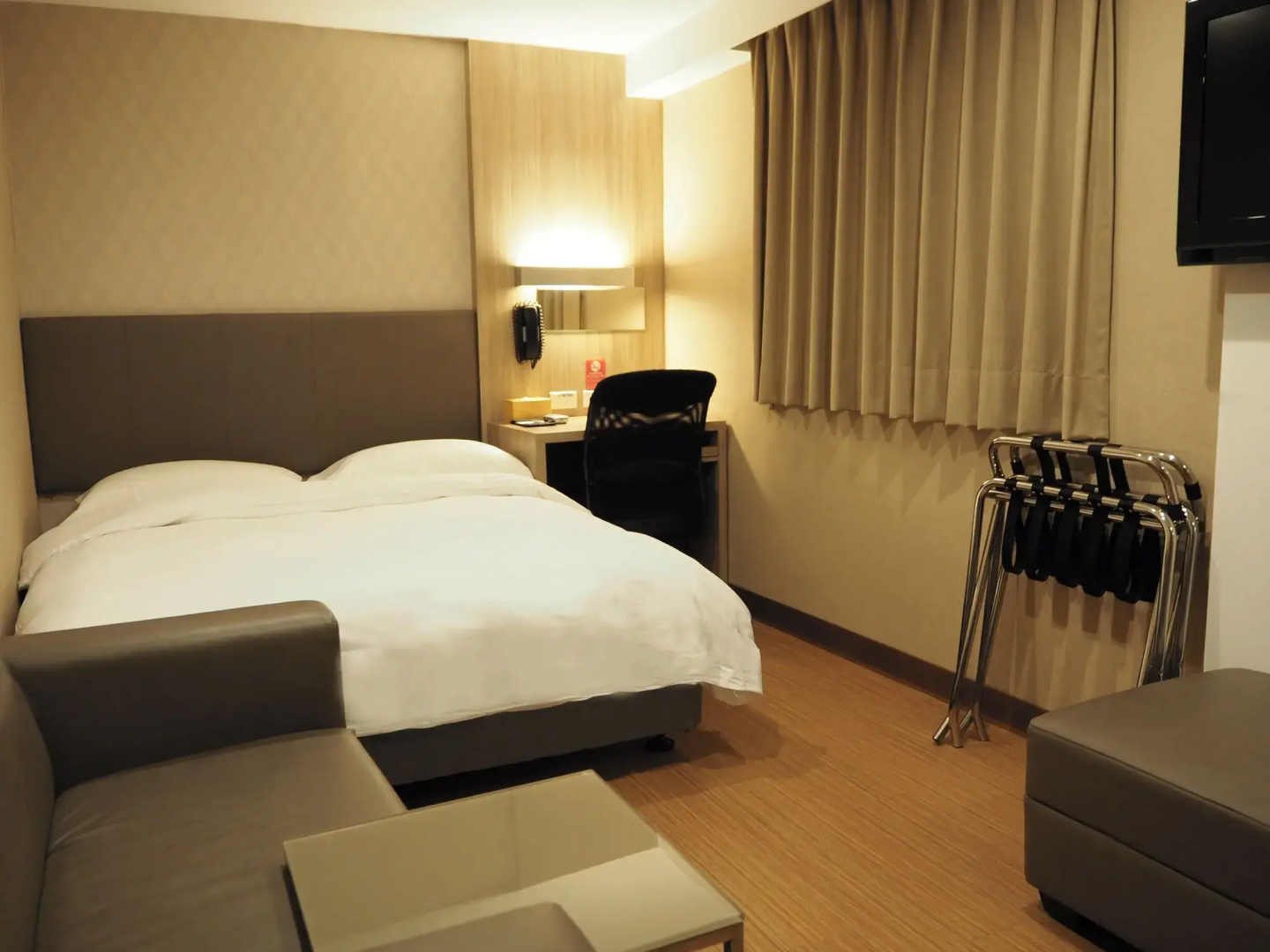 The Riverside Hotel International