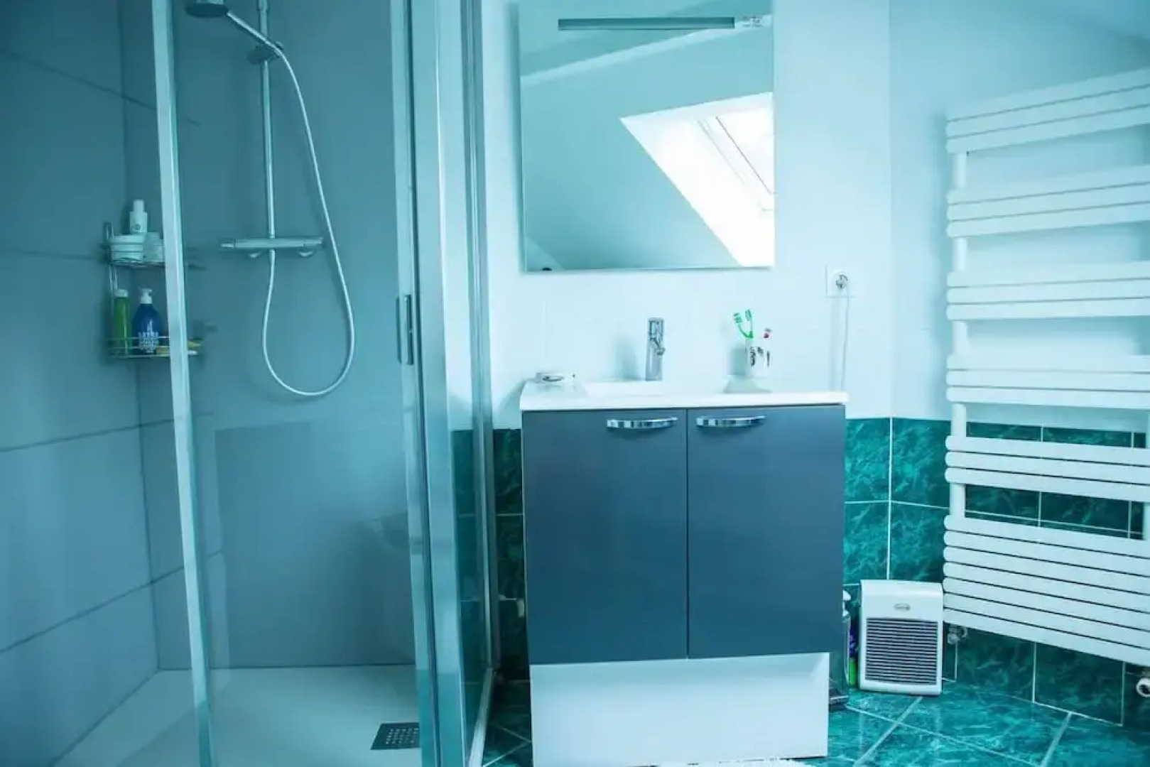 Villa au Bord du lac Avec Piscine Privee et Acces Direct au lac