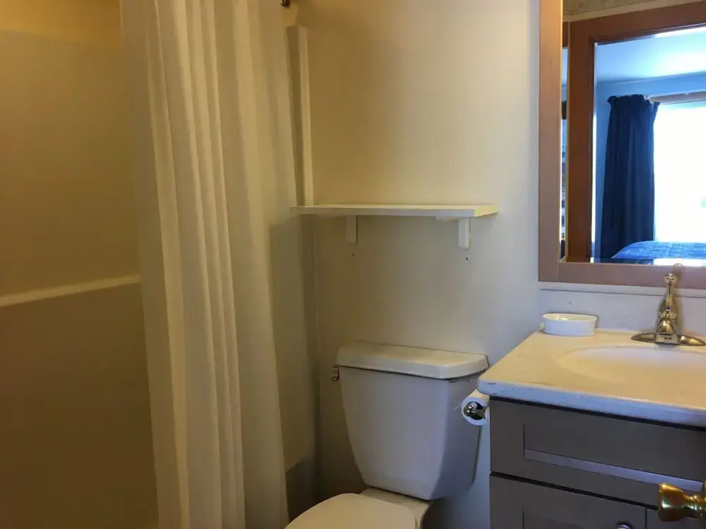 East Harbour Motel and Cottages