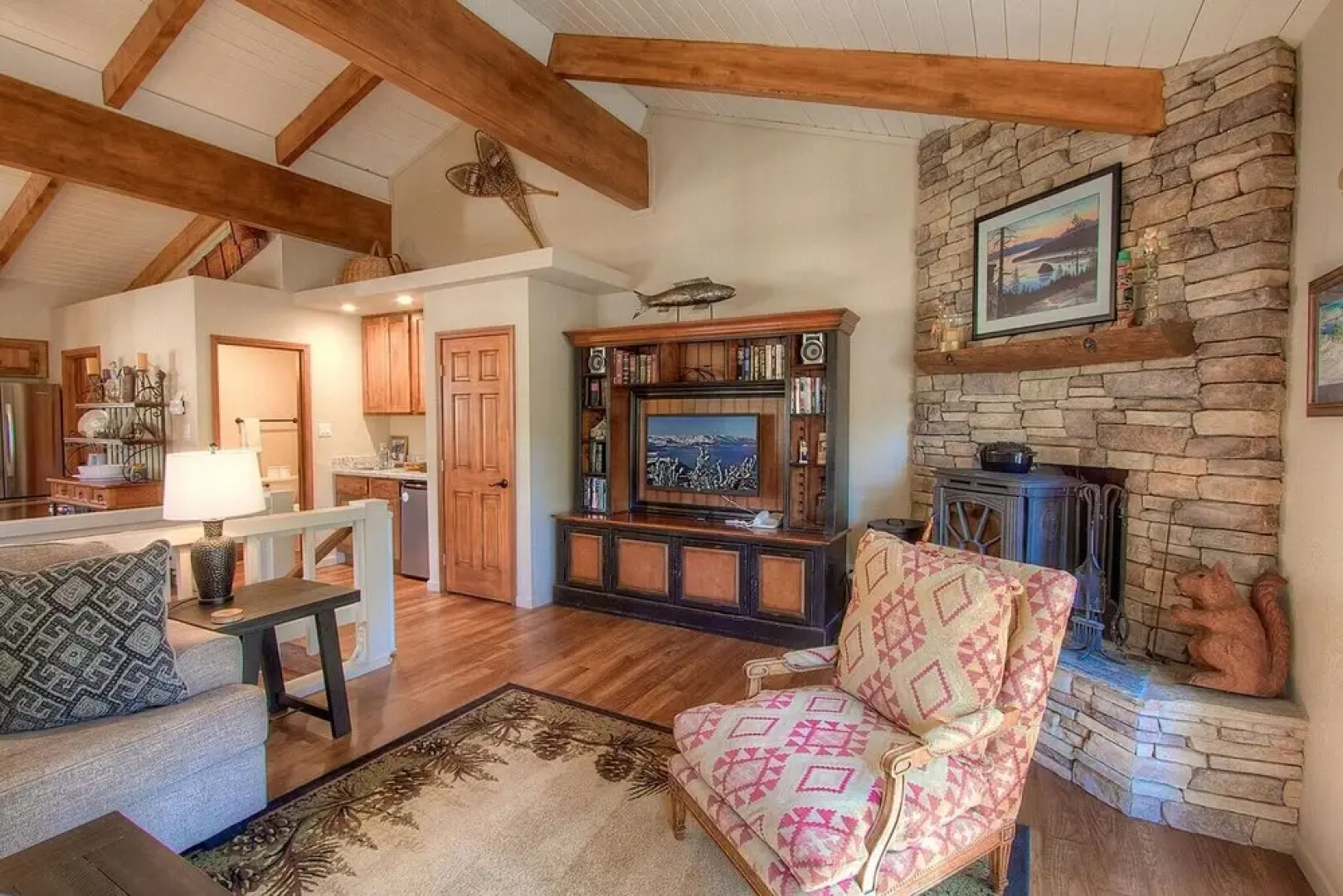 Cozy Bear Lodge 3 Bedroom Home by RedAwning