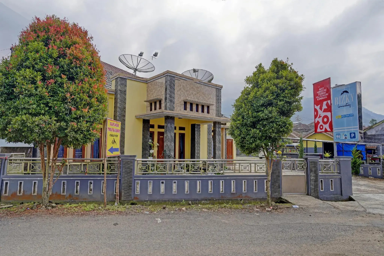 OYO 90504 Rizky Homestay Syariah Palutungan Kuningan