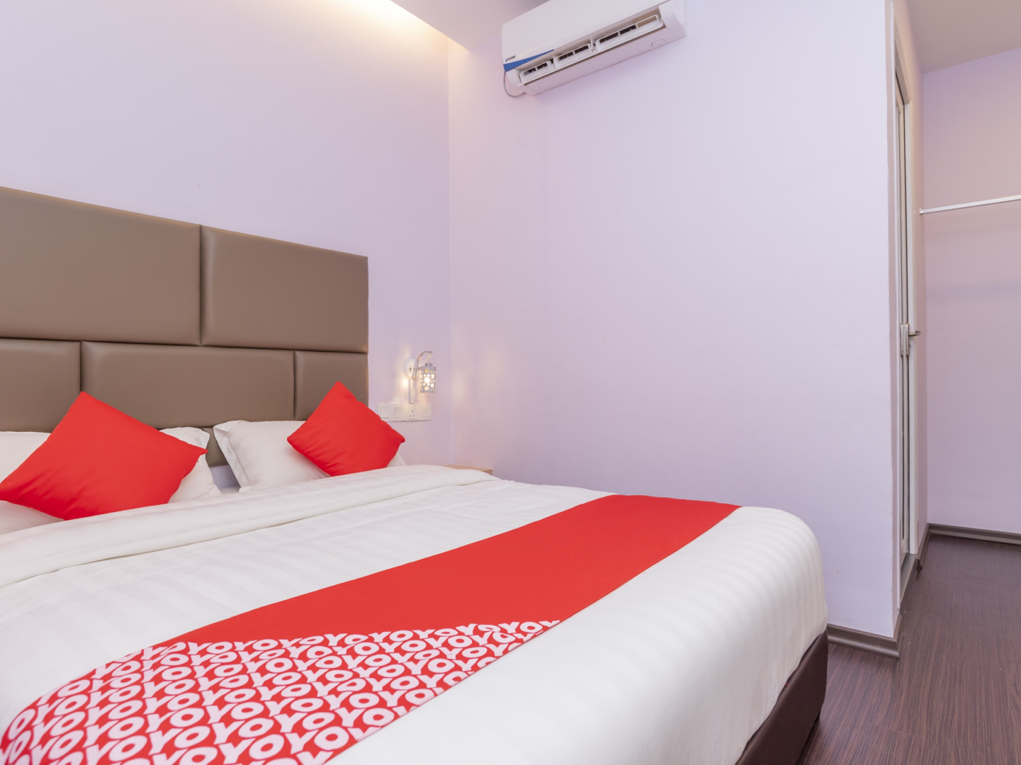 OYO 89423 Zenz Hotel