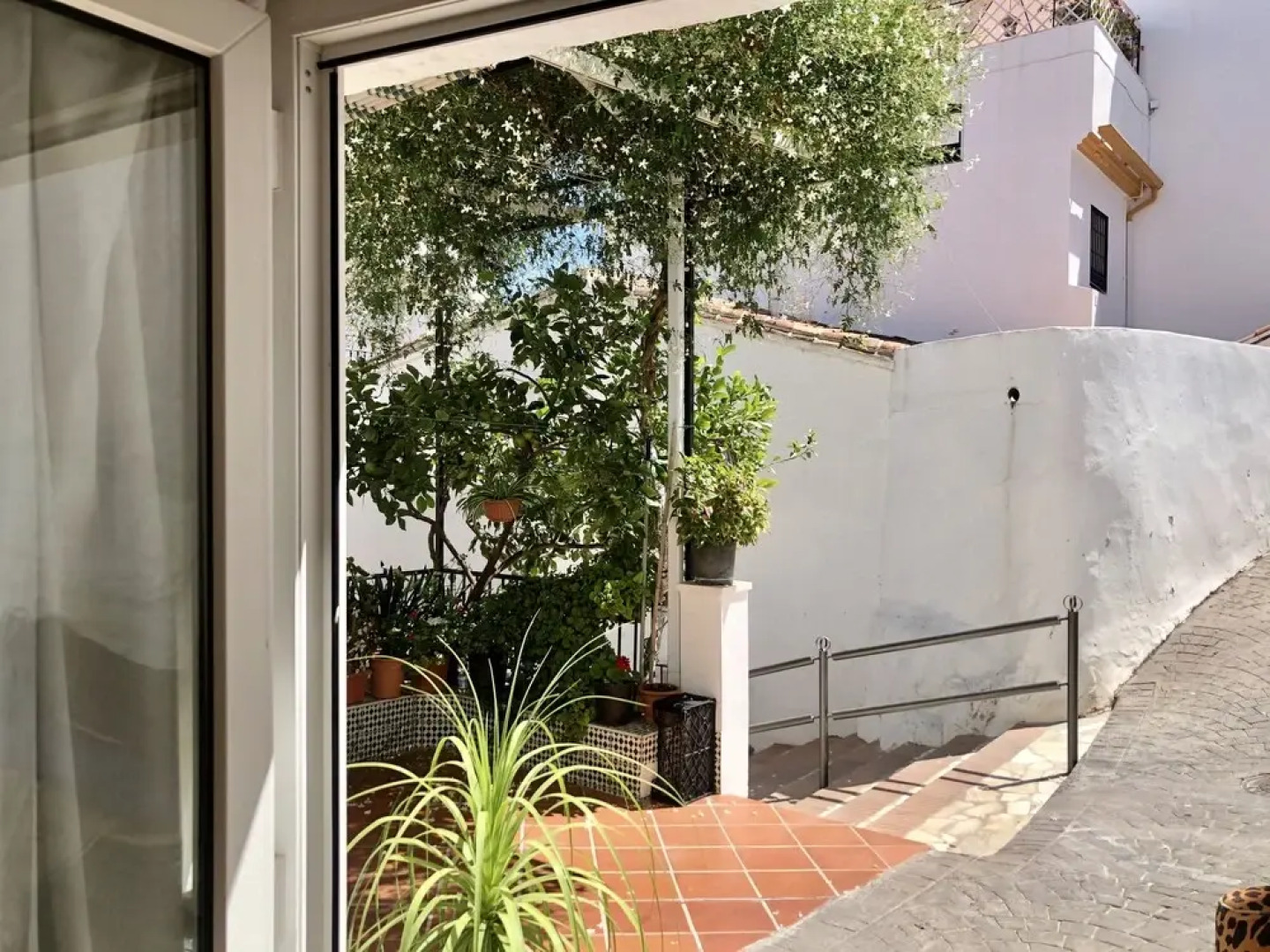Charming 3-bed House in Guaro, Málaga