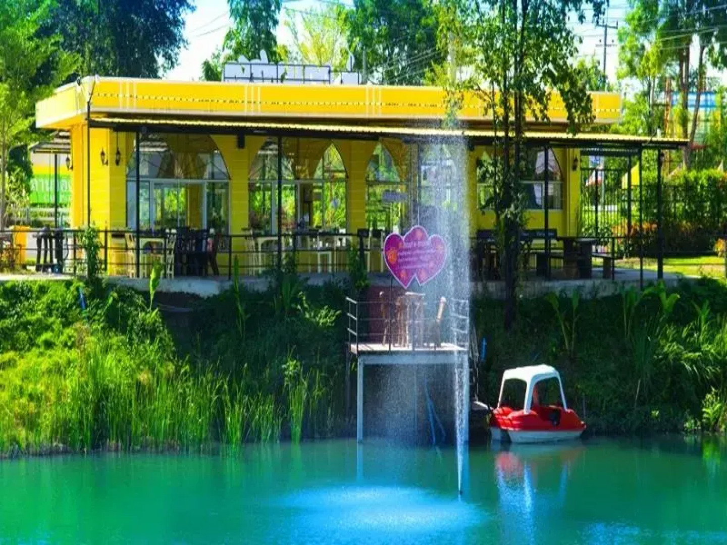 River and Flowers Resort