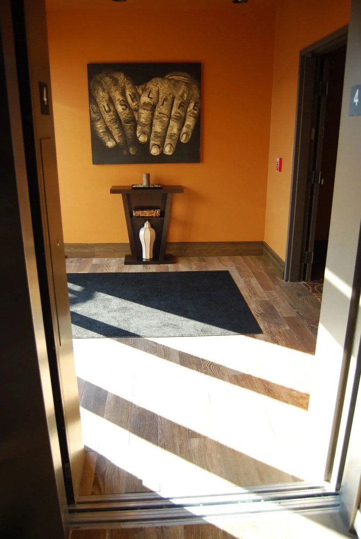 Scholar Morgantown, Tapestry Collection by Hilton