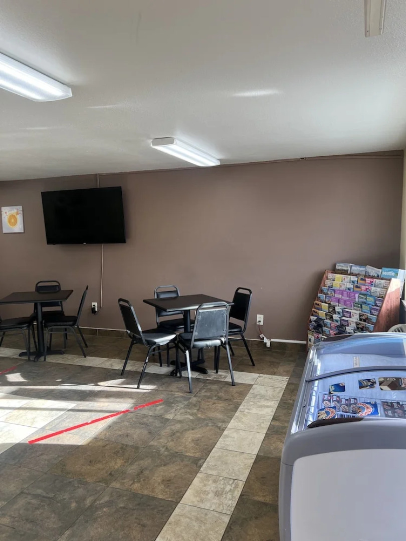 GuestHouse Inn & Suites Montesano