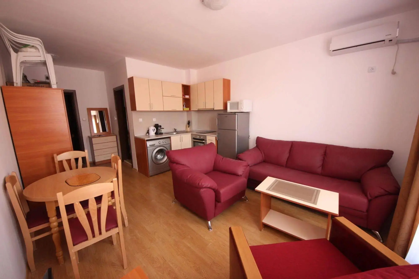 Apartment in Sunny Day 6