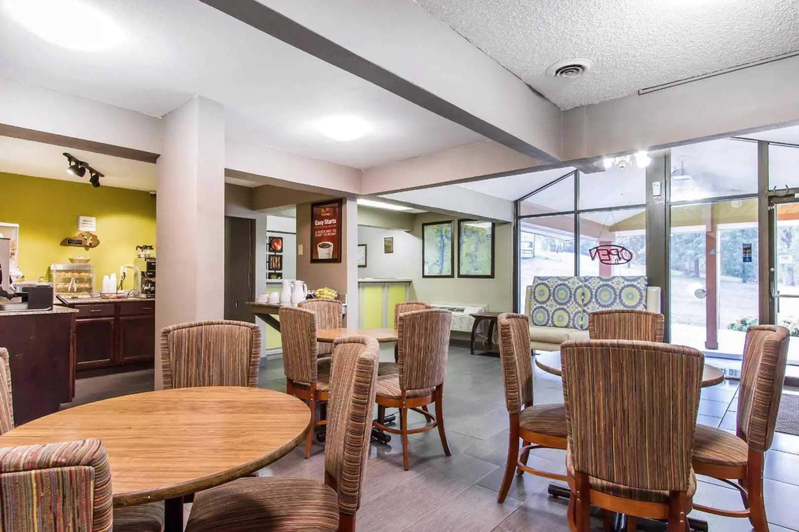 AmeriVu Inn & Suites - Gilbertsville