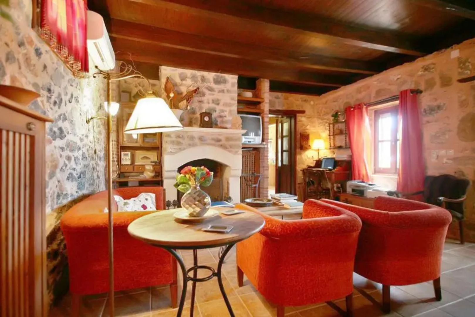 4 Bedrooms House With Sea View Jacuzzi And Enclosed Garden At Anatoli