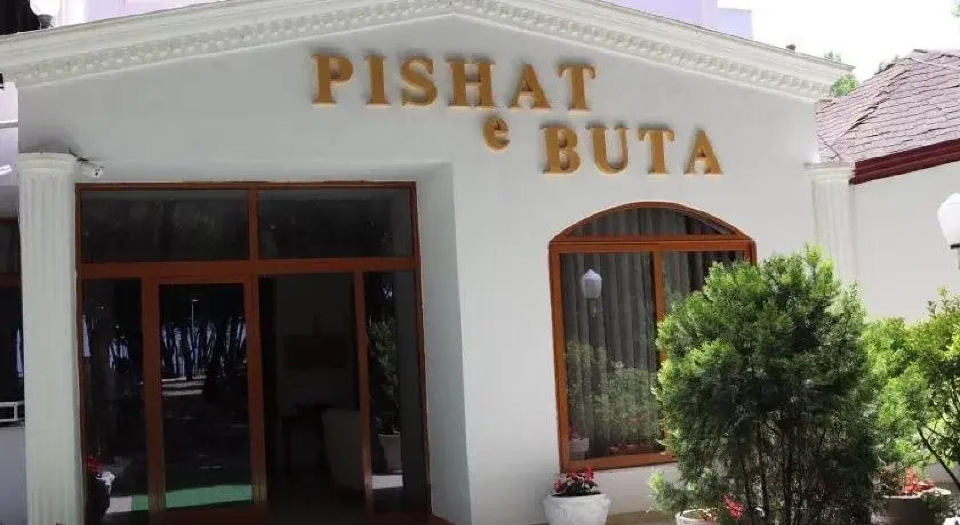 Hotel Pishat e Buta