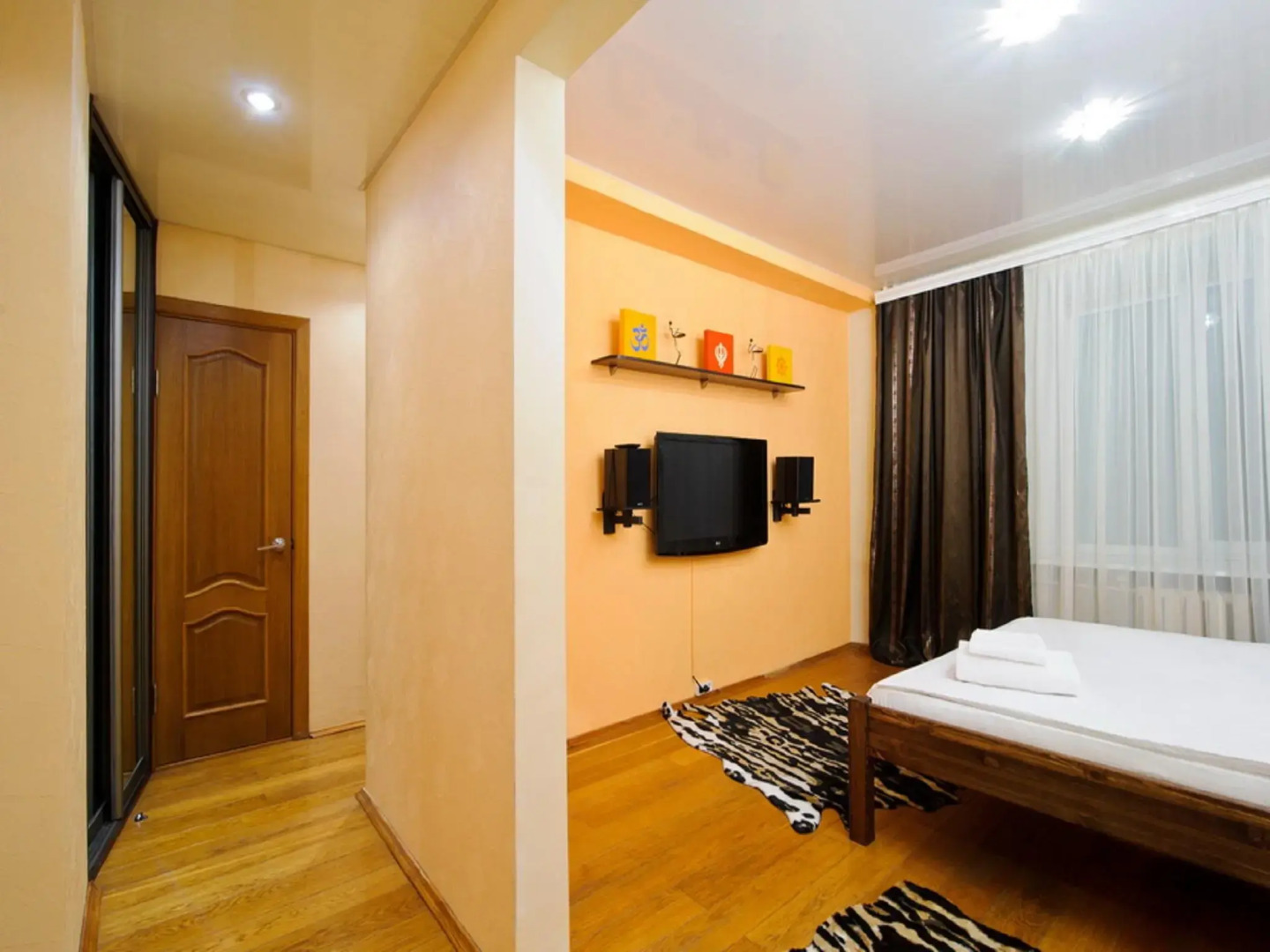 Апартаменты на проспекте Независимости 19