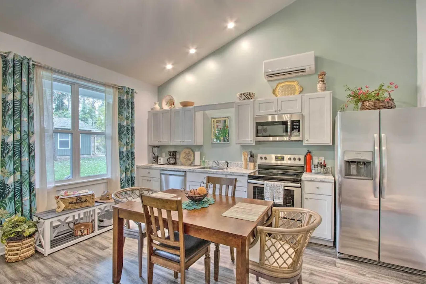 Hike & Ski! Blue Heron Brodheadsville Cottage